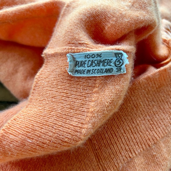 ****SOLD**** Vintage Cashmere Sweater / Pringle of Scotland - Picture 5 of 12